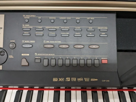 Đàn piano Yamaha CVP-201