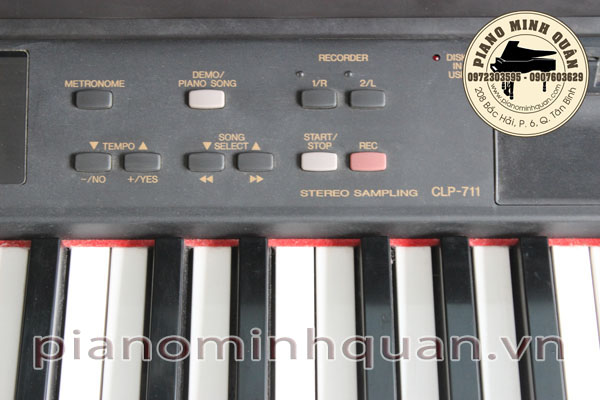 Đàn piano Yamaha CLP 711