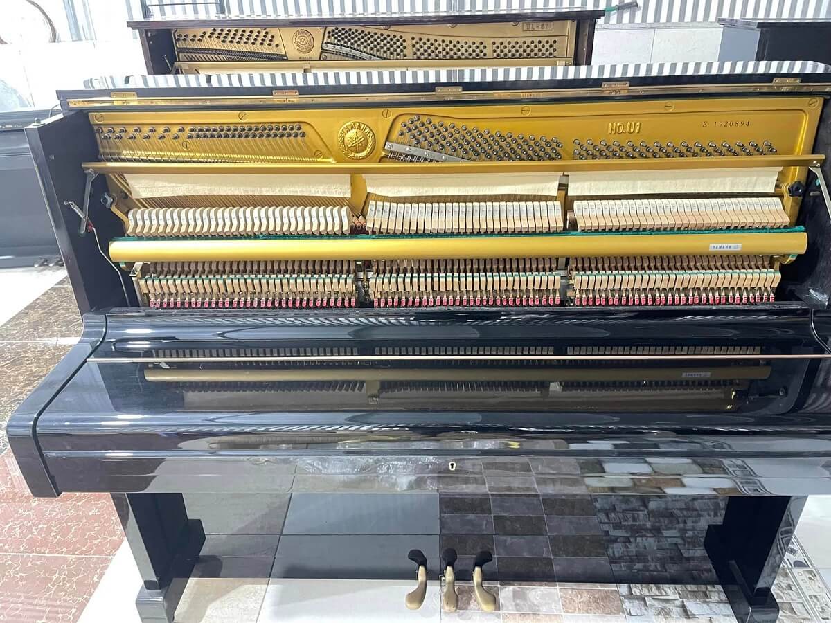 piano co yamaha U1E 5