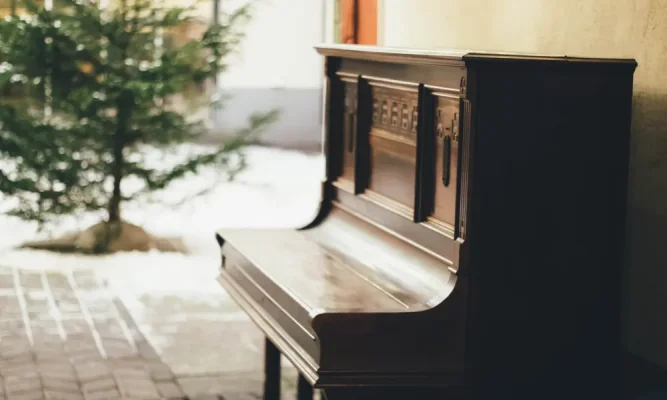 upright piano