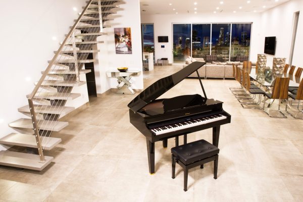 Roland GP607: sáng bừng không gian sống của bạn. 2 Đàn piano điện Roland GP607