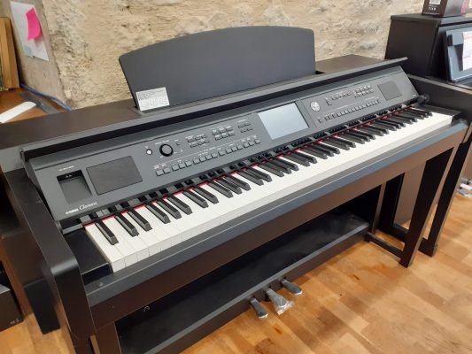 Yamaha CVP-605