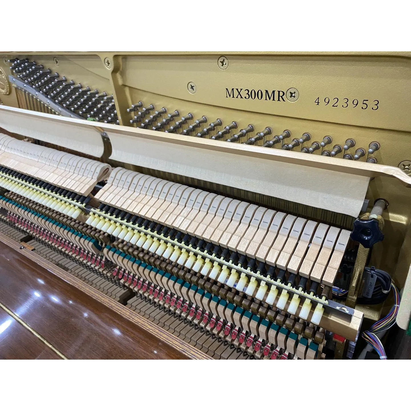 Review piano cơ Yamaha MX300MR 1 Yamaha MX300MR