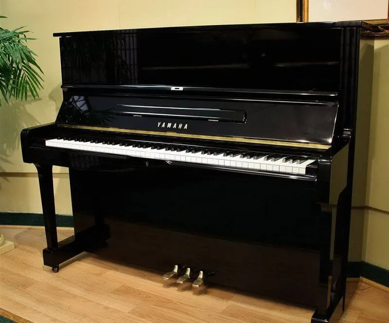 Yamaha U3E Yamaha U3E