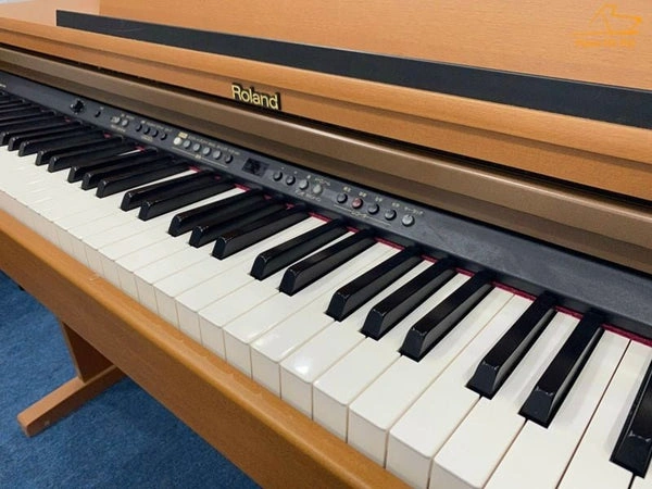 Roland HP-103 Roland HP-103