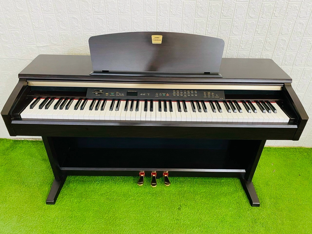 Yamaha CLP-120 Yamaha CLP-120
