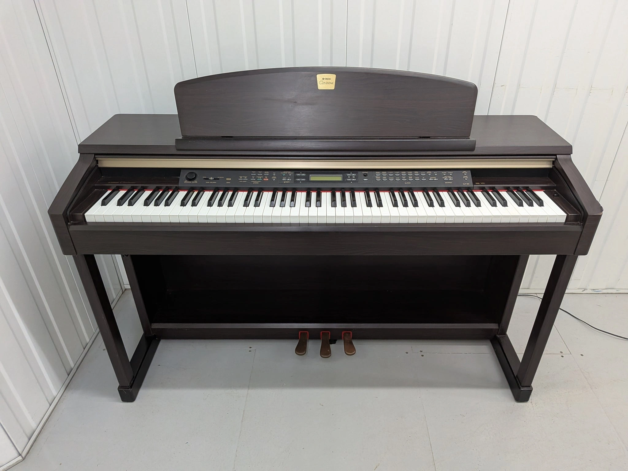 Yamaha CLP-150 Yamaha CLP-150