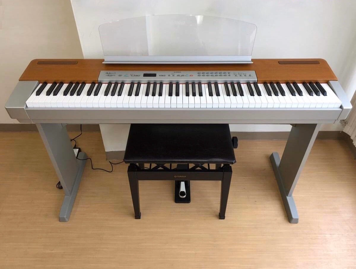 Yamaha P-120 Yamaha P-120