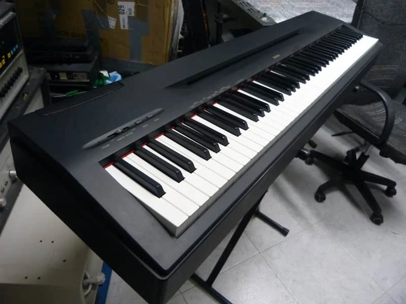 Yamaha P-60 Yamaha P-60