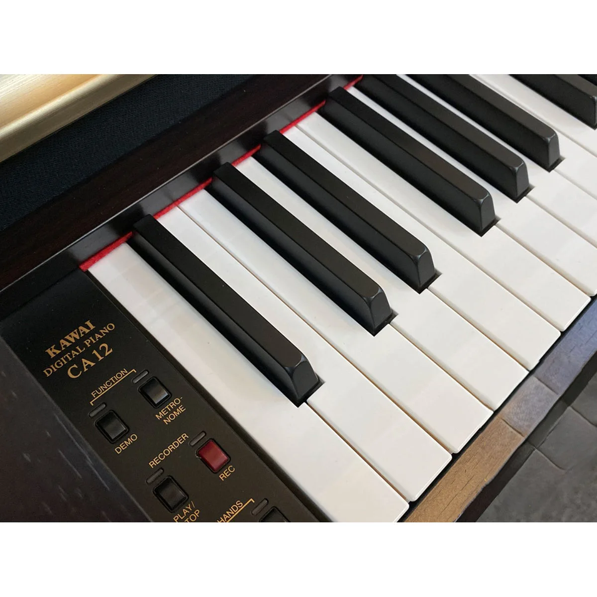 Kawai CA-12 – Piano Điện Phím Gỗ, Giá Tốt 2 kawai-ca-12-piano-dien-phim-go-gia-tot-2