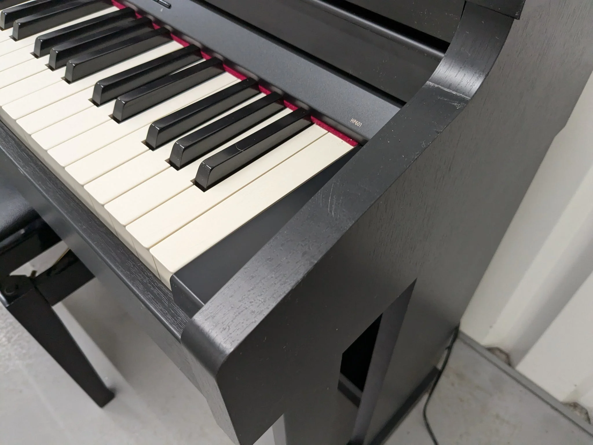 Roland HP-601 – Piano Điện Nhật Bản, Thiết Kế Đẹp 2 Roland HP-601 – Thiết Kế Đẹp