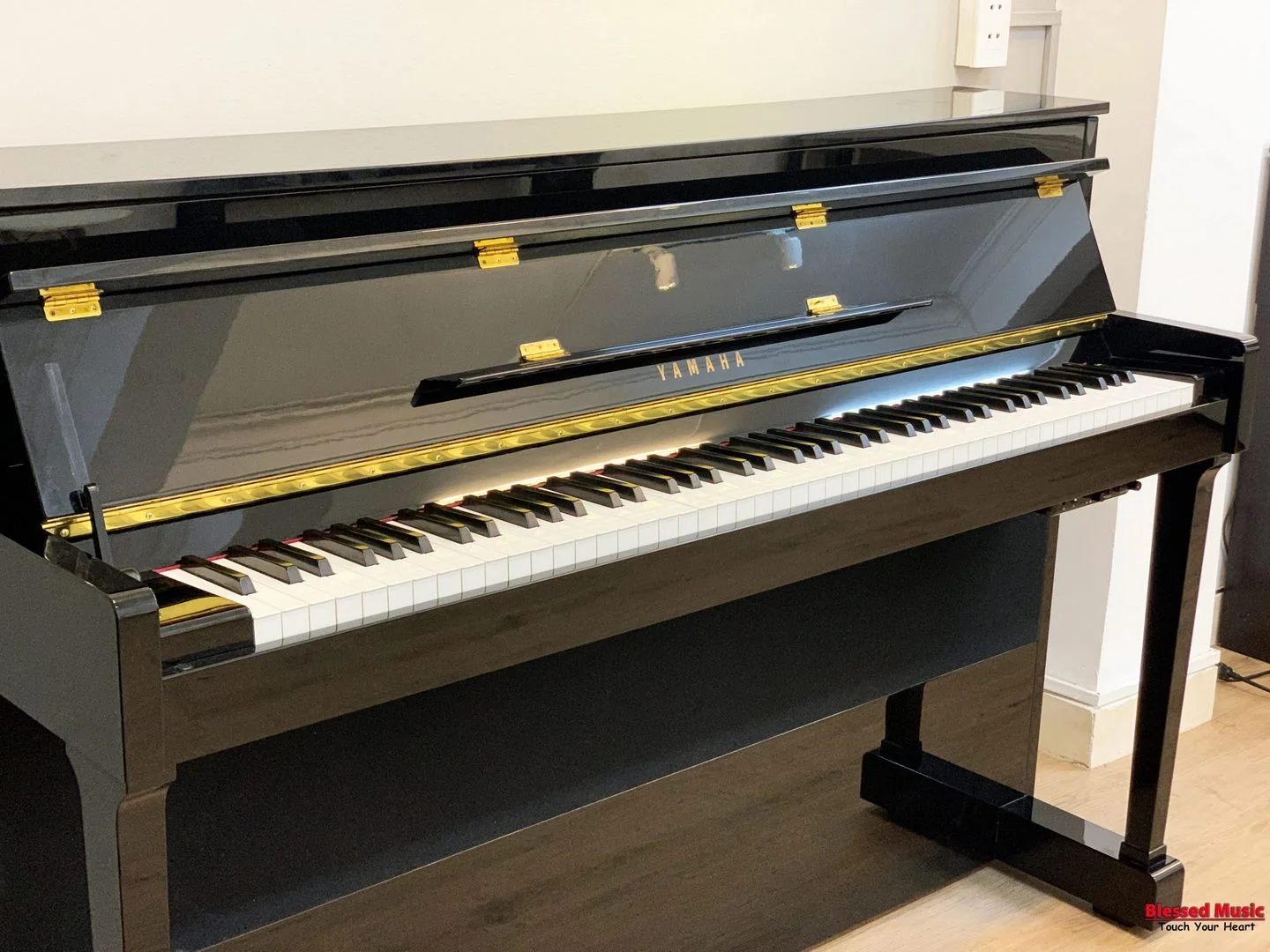 Yamaha DUP-7PE – Piano Điện Dáng Grand Sang Trọng 1 yamaha-dup-7pe-piano-dien-dang-grand-sang-trong-1